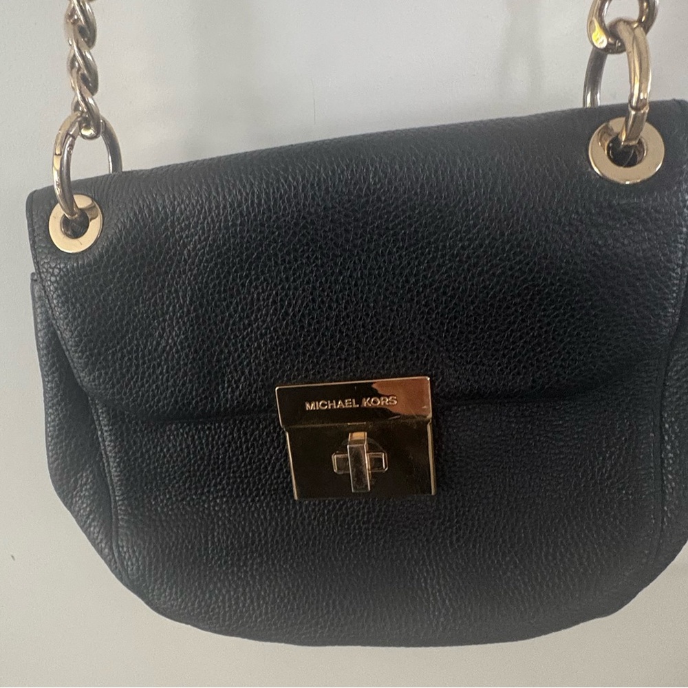 Crossbody Michael kors Black pebble leather with gold hardware